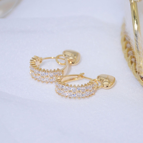 ❤️14k gold diamond earrings❤️ - Picture 3 of 9